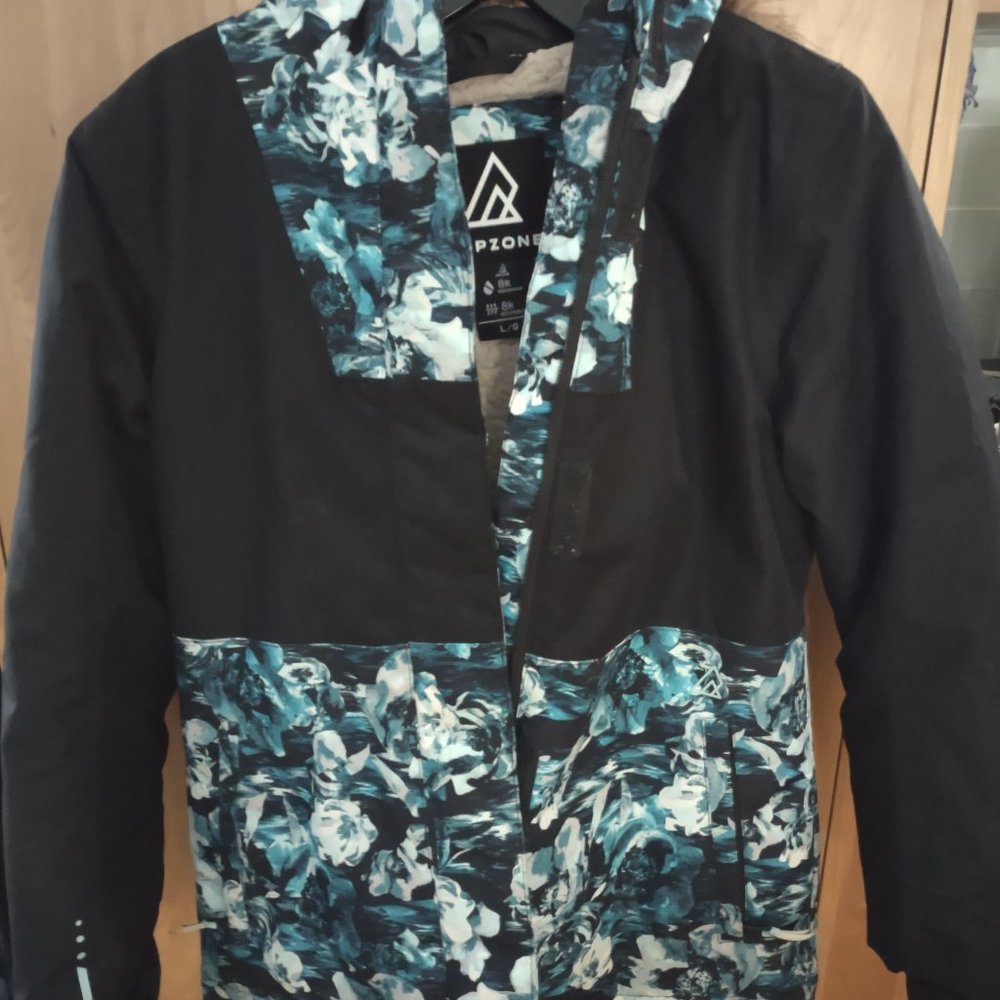 Girls youth size Large Ripzone winter coat in excellent condition.